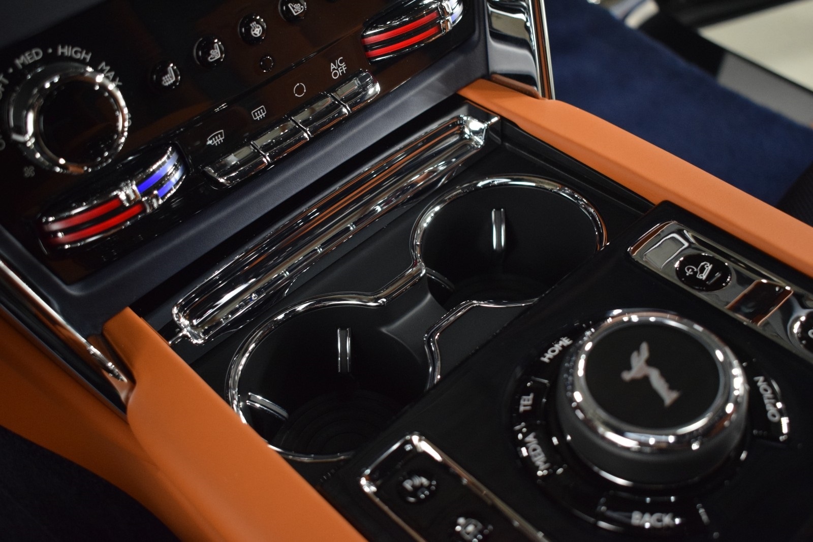 Thumbnail: 2026 Rolls-Royce Cullinan - 33