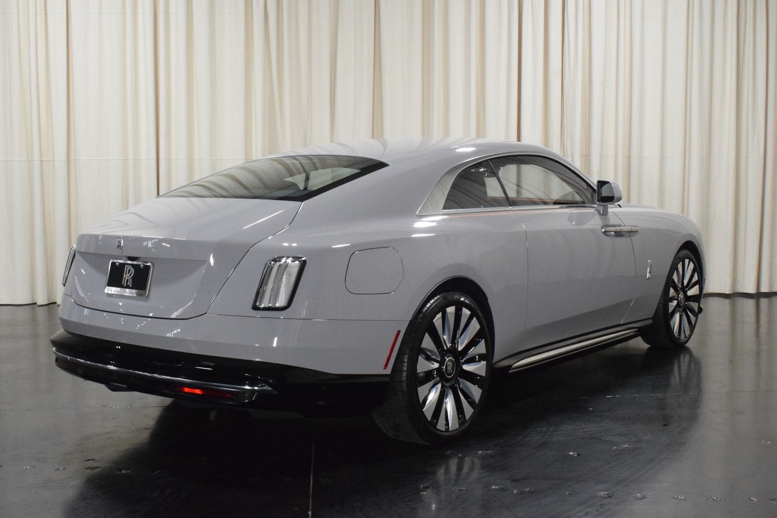 Thumbnail: 2024 Rolls-Royce Spectre - 2