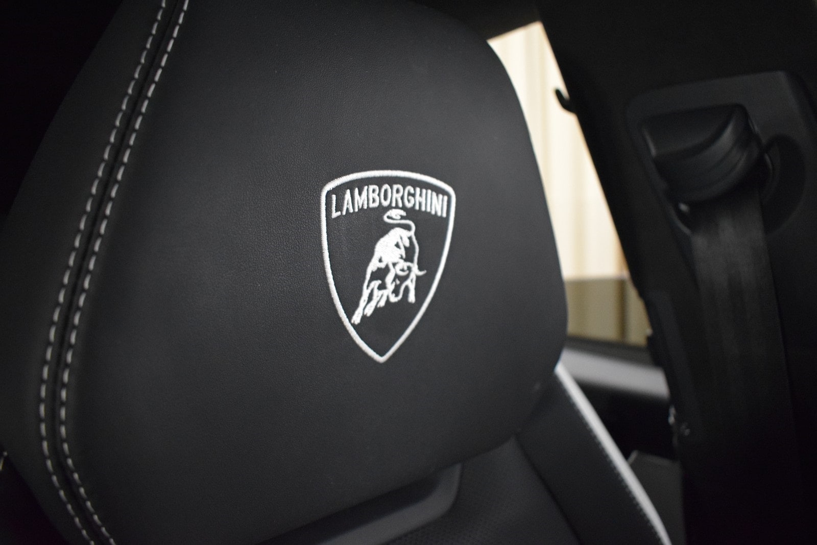 Thumbnail: 2024 Lamborghini Urus - 36