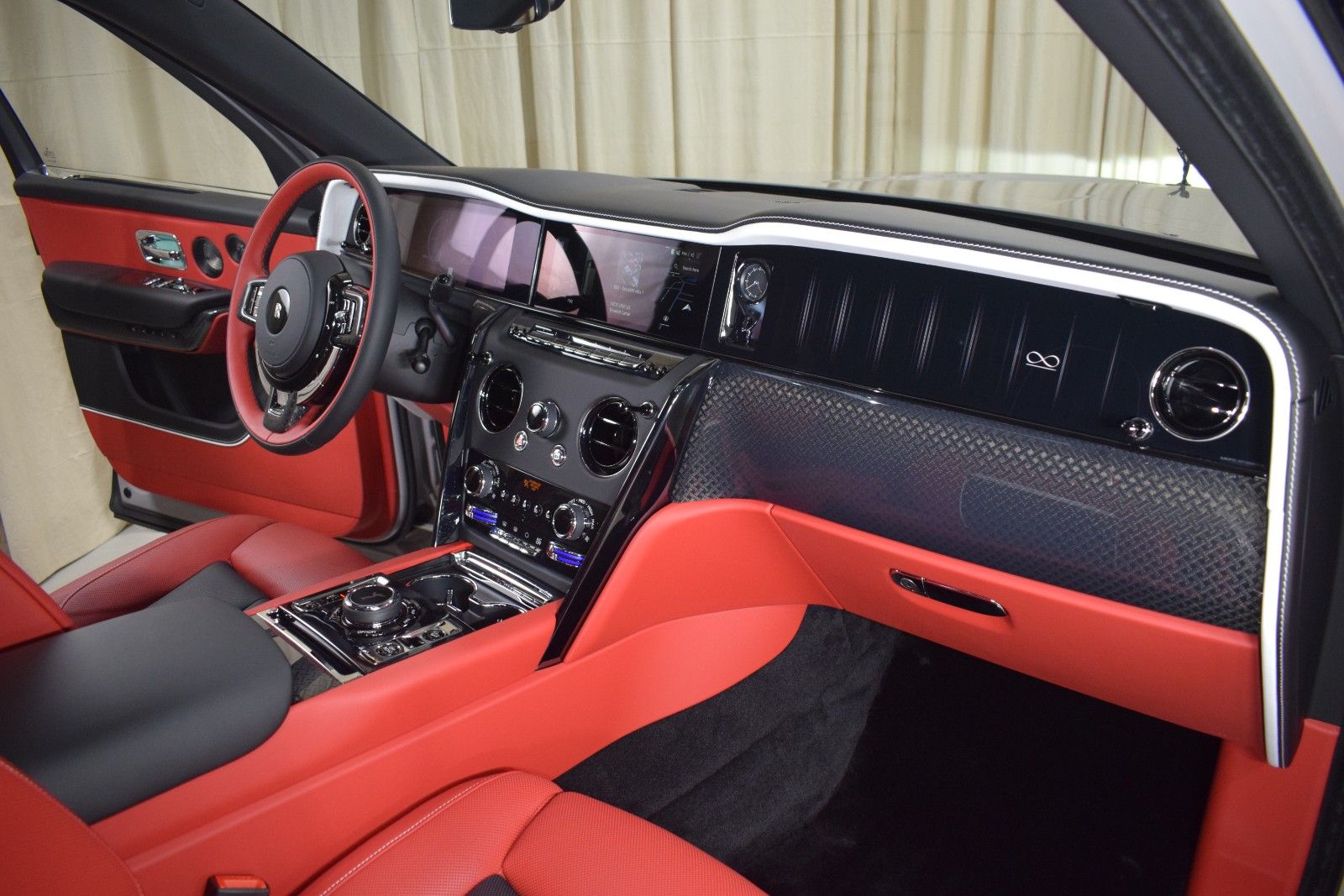 2026 Rolls-Royce Cullinan Black Badge - Photo 24
