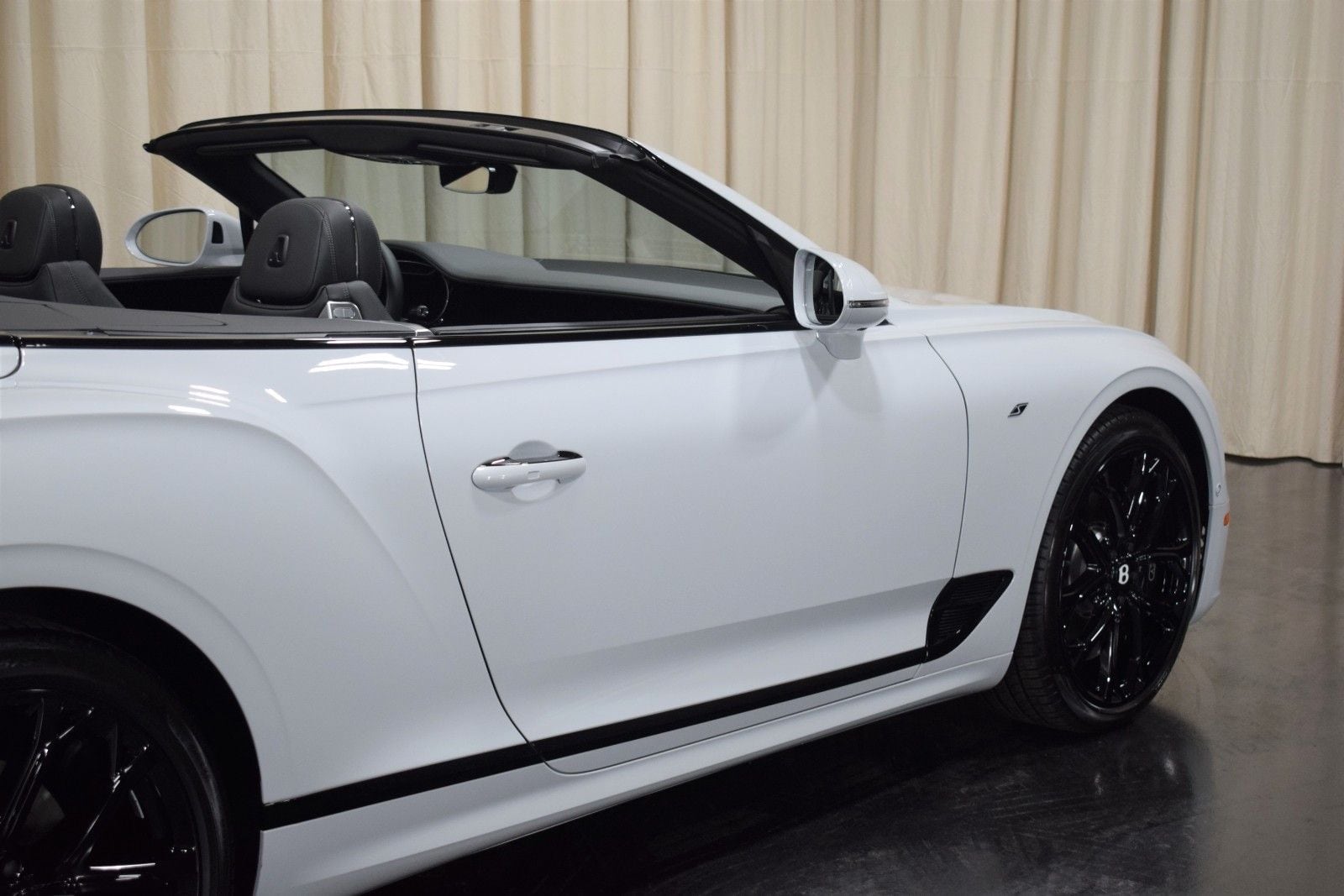 Thumbnail: 2024 Bentley Continental - 9