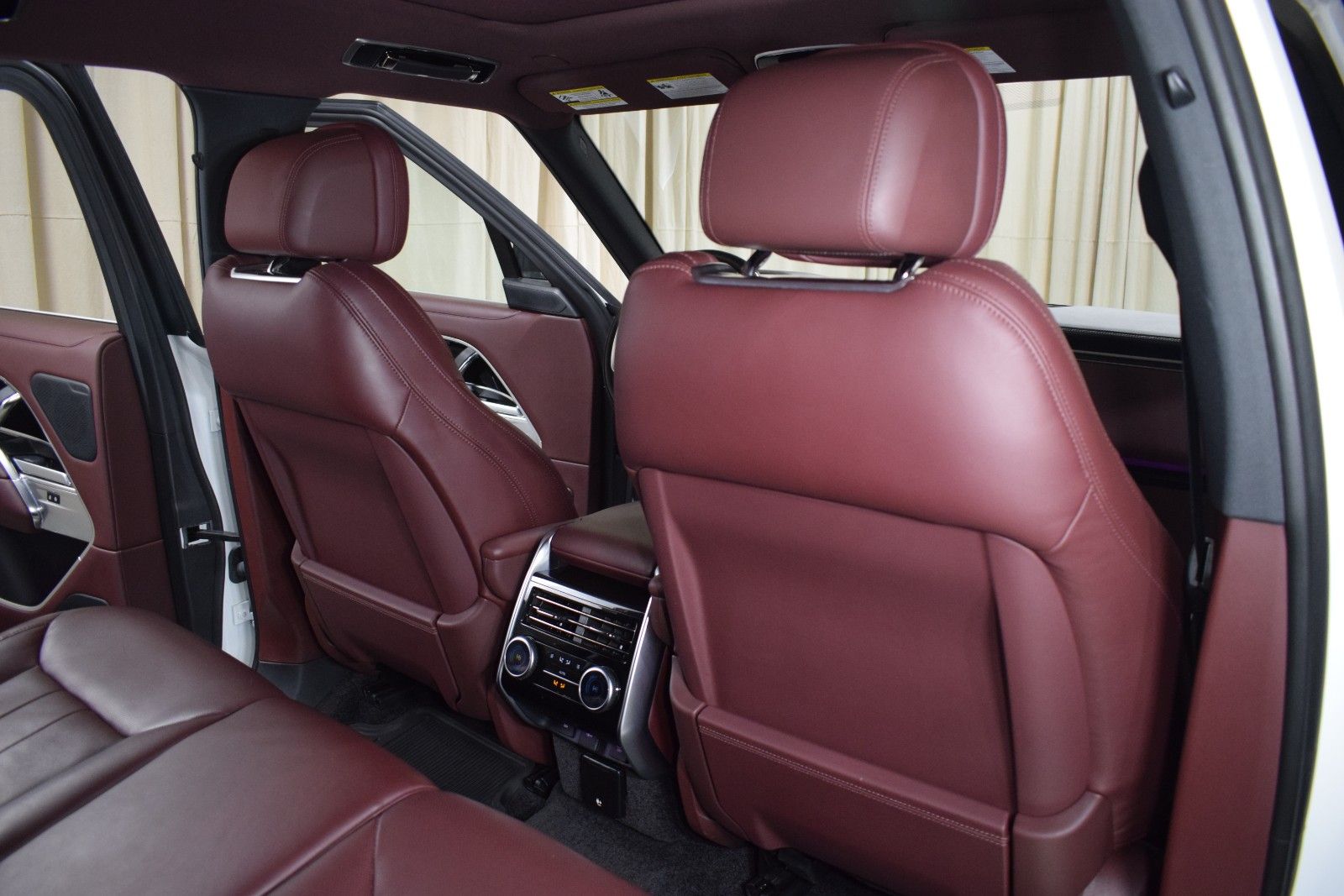 Thumbnail: 2023 Land Rover Range Rover - 19