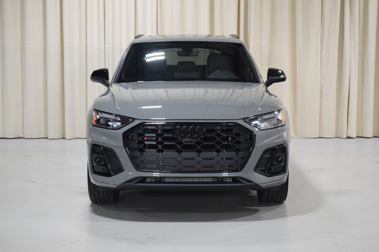 Thumbnail: 2022 Audi SQ5 - 7