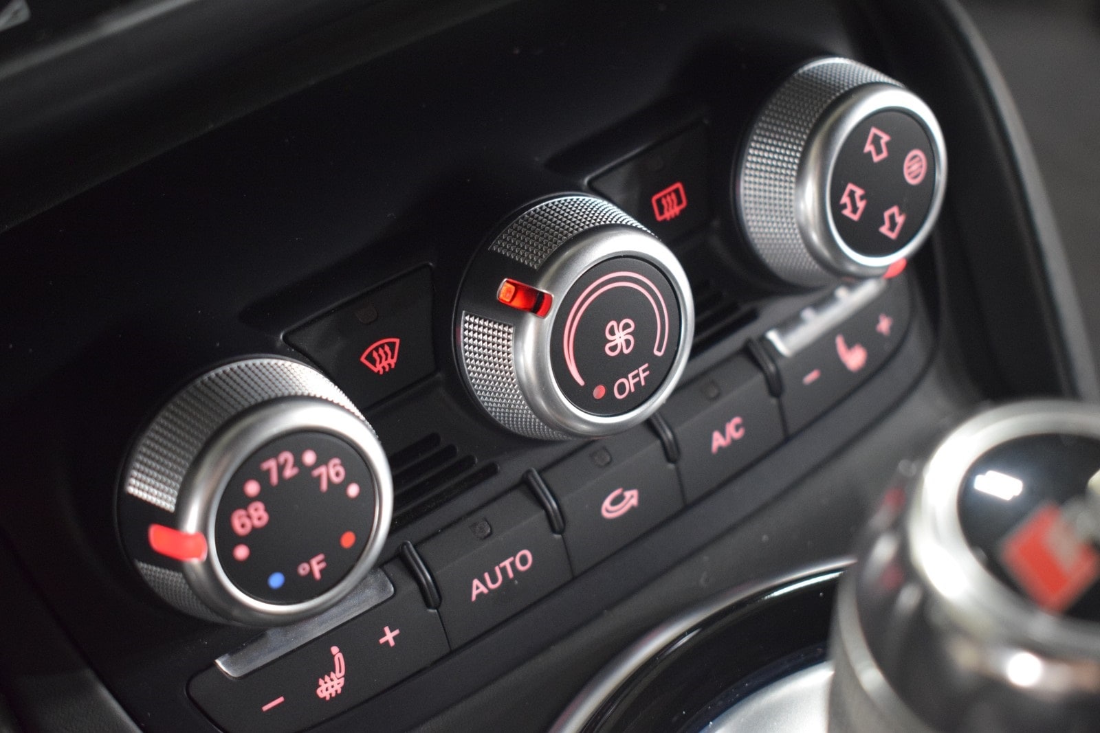 Thumbnail: 2014 Audi R8 - 30