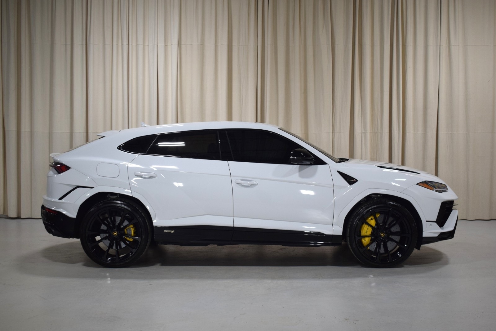 Thumbnail: 2024 Lamborghini Urus - 14