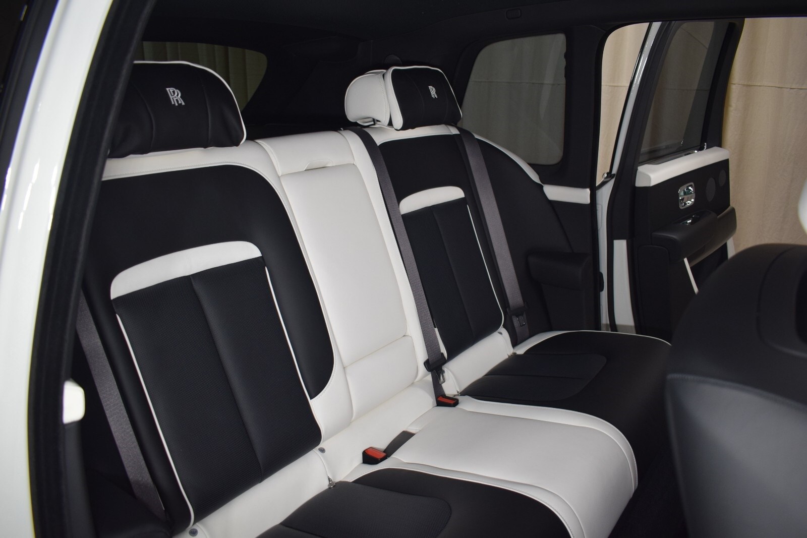 Thumbnail: 2026 Rolls-Royce Cullinan - 19