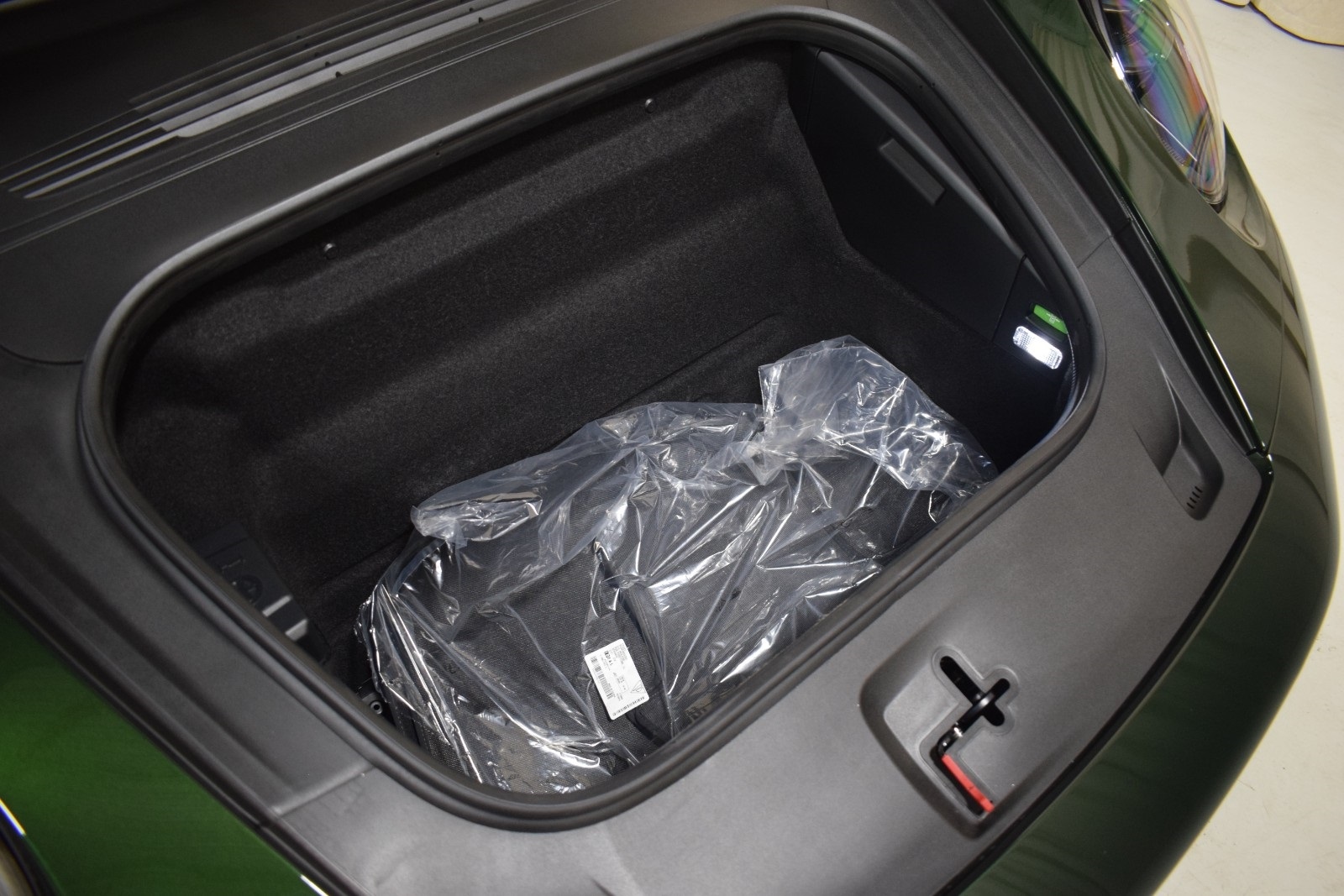 Thumbnail: 2026 Porsche 911 - 43