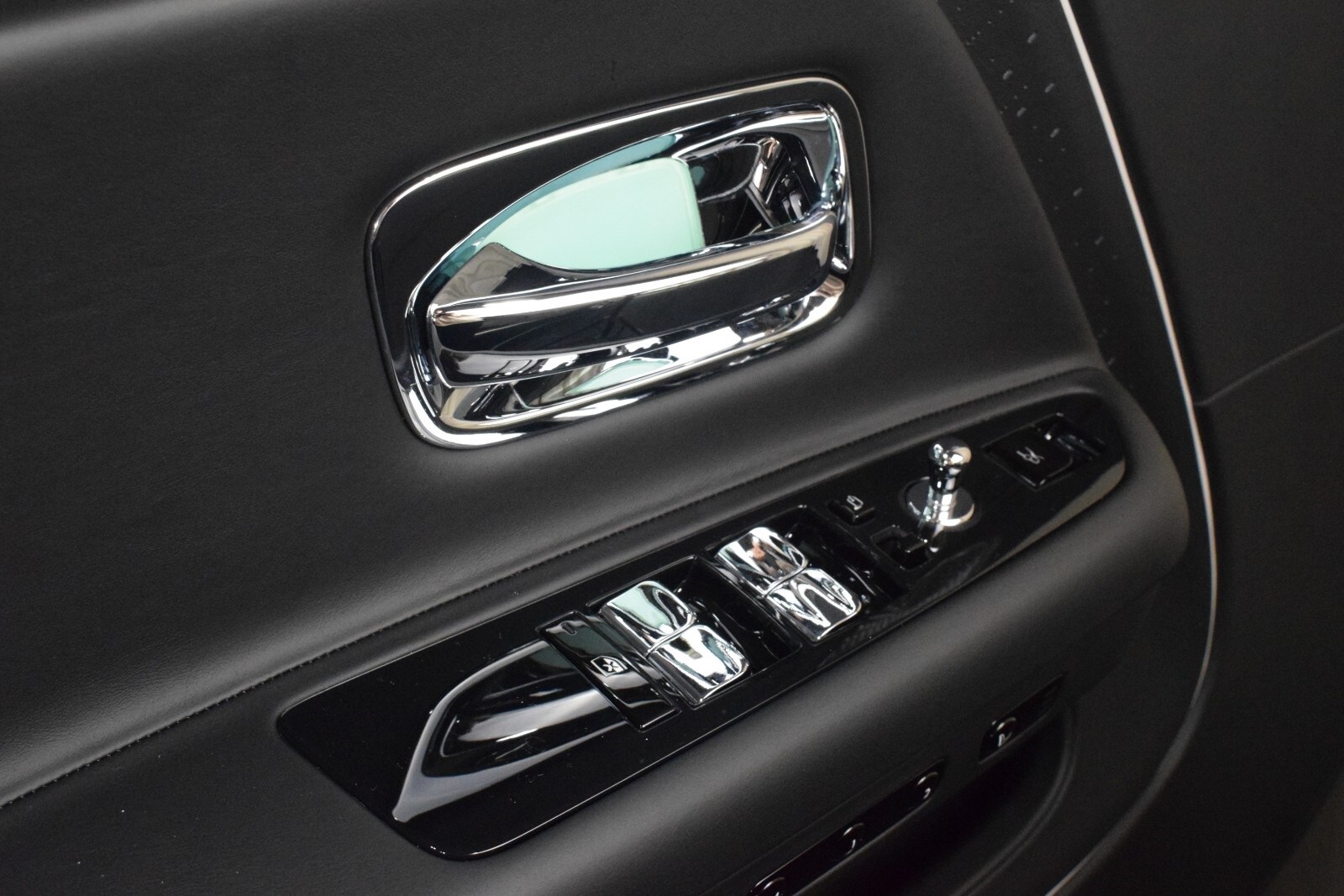 Thumbnail: 2024 Rolls-Royce Spectre - 33