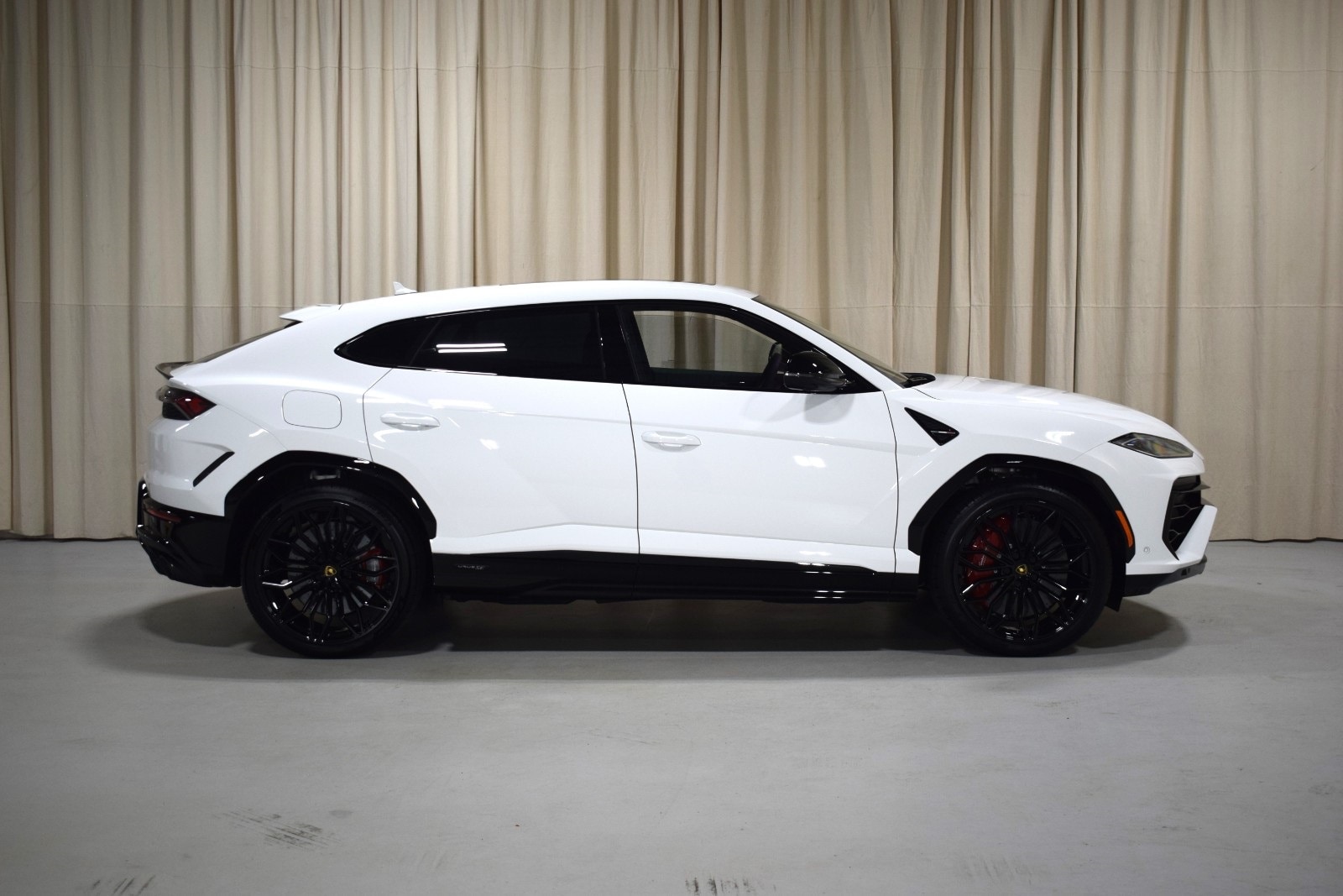Thumbnail: 2025 Lamborghini Urus - 14