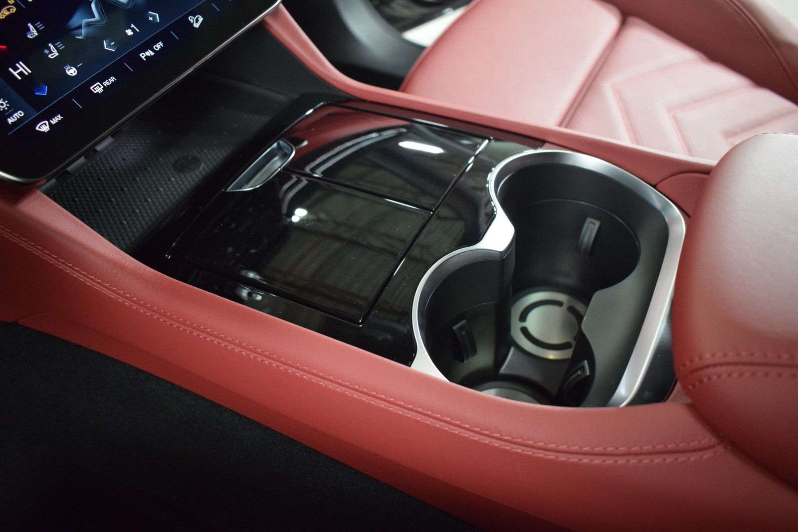 Thumbnail: 2025 Maserati Grecale - 36