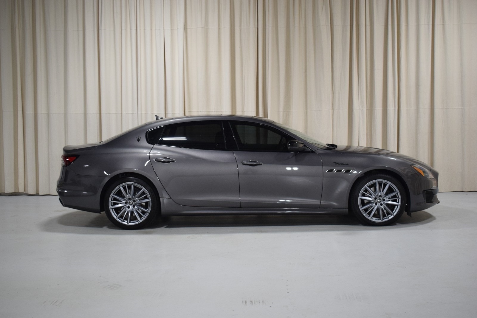 Thumbnail: 2022 Maserati Quattroporte - 16