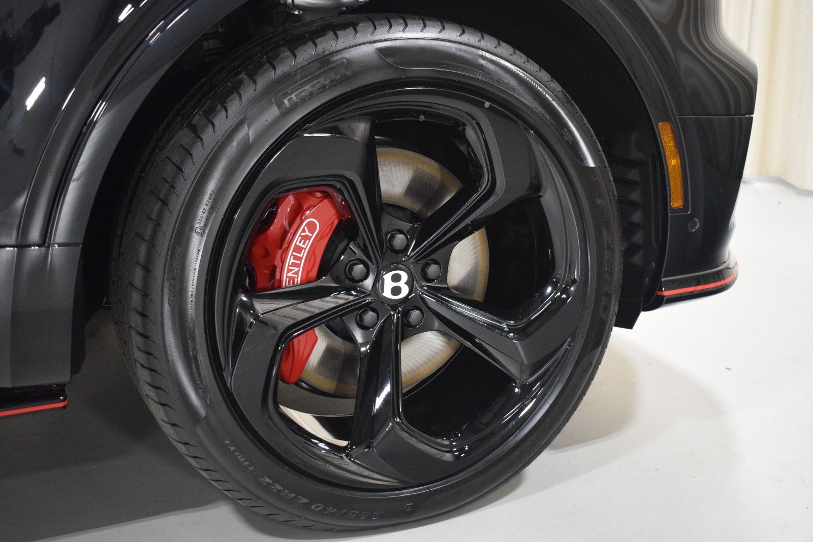 Thumbnail: 2025 Bentley Bentayga - 7