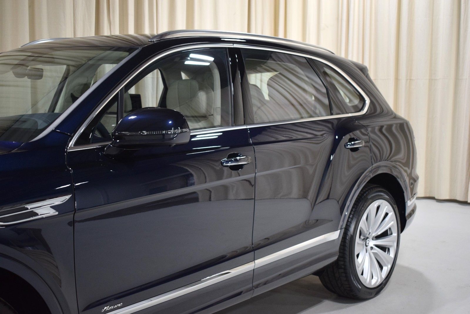 Thumbnail: 2025 Bentley Bentayga - 8