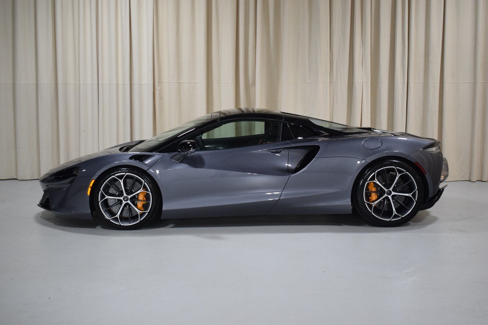 2025 Mclaren ARTURA photo 2