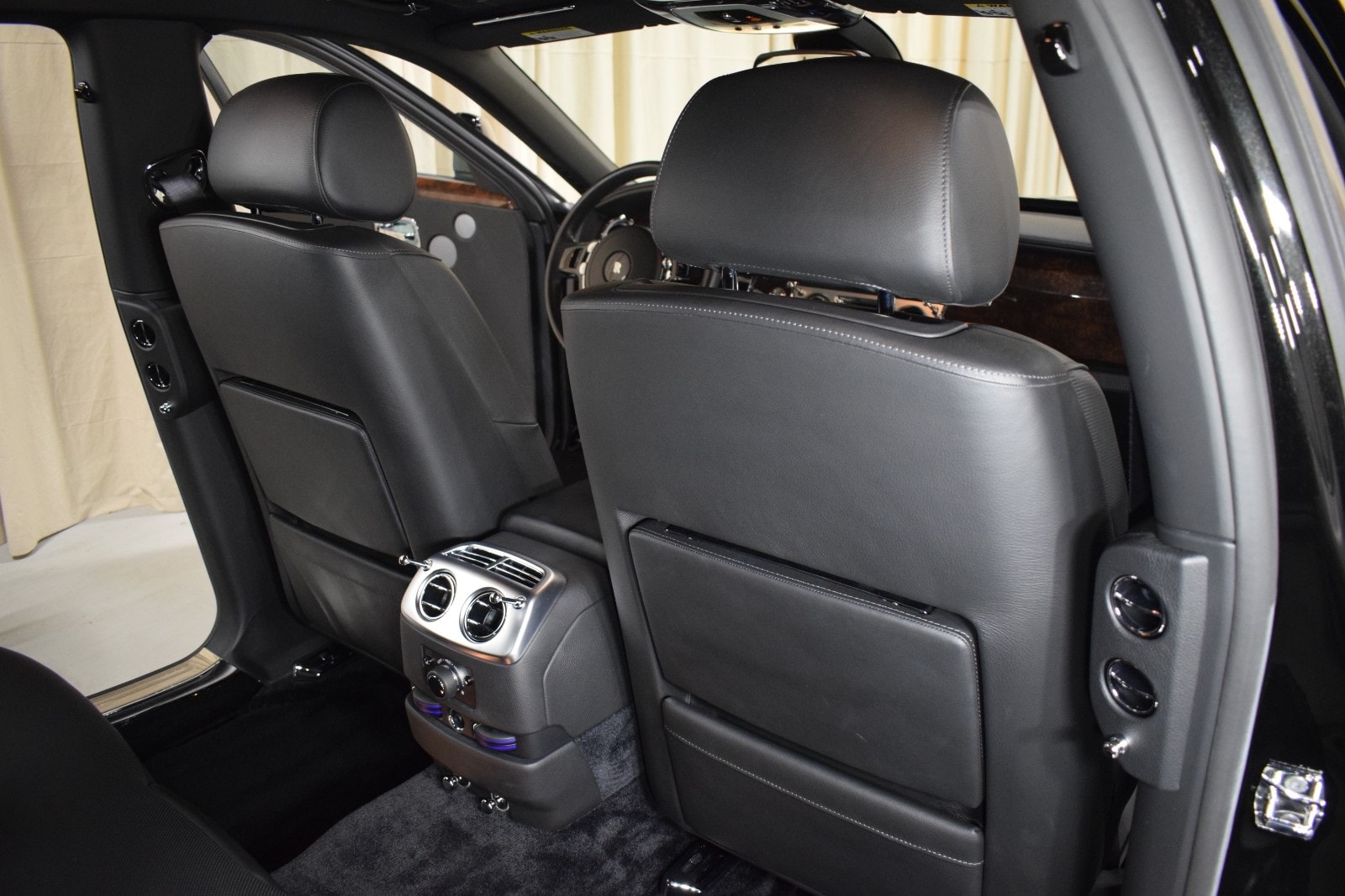 Thumbnail: 2012 Rolls-Royce Ghost - 21
