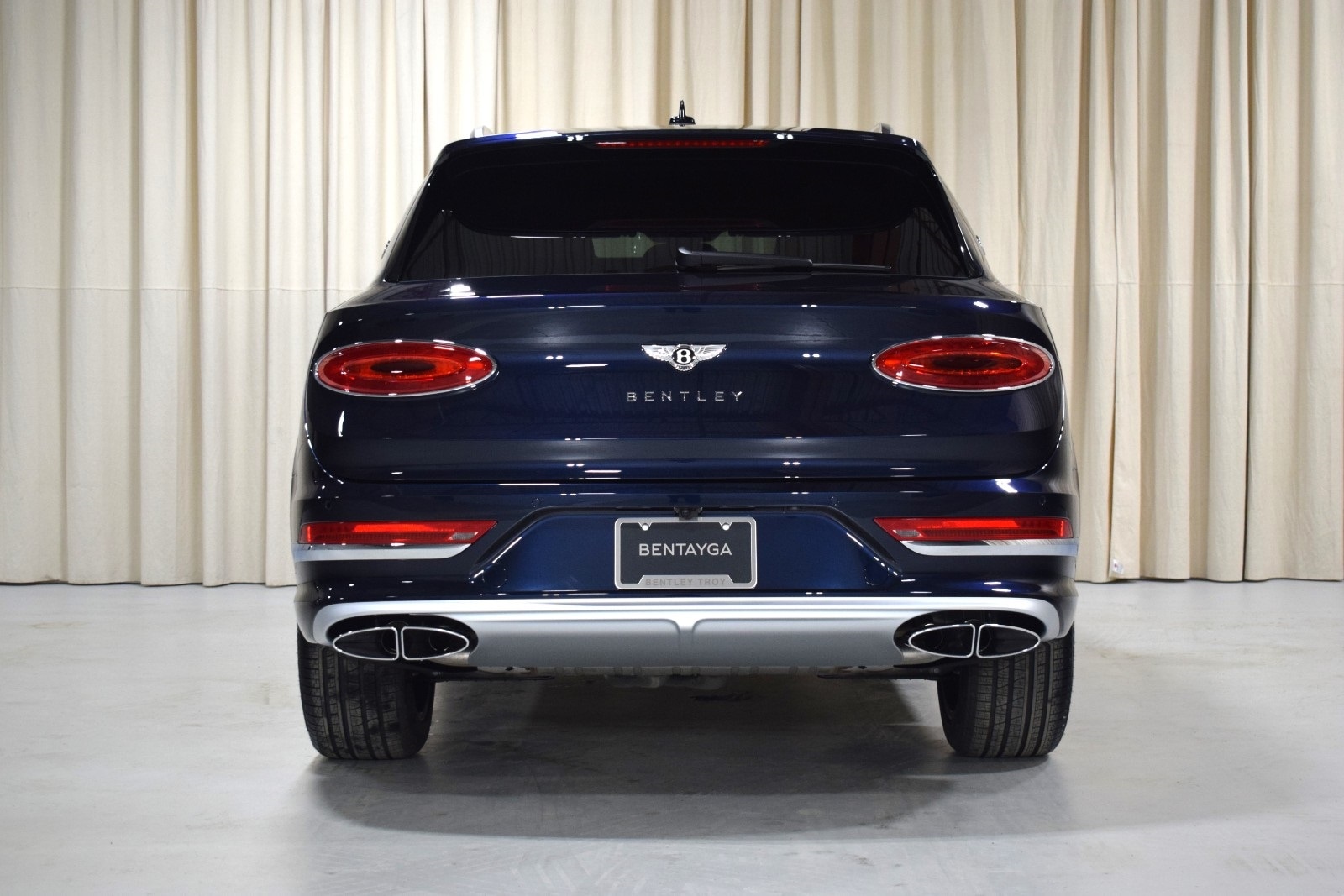 Thumbnail: 2025 Bentley Bentayga - 14