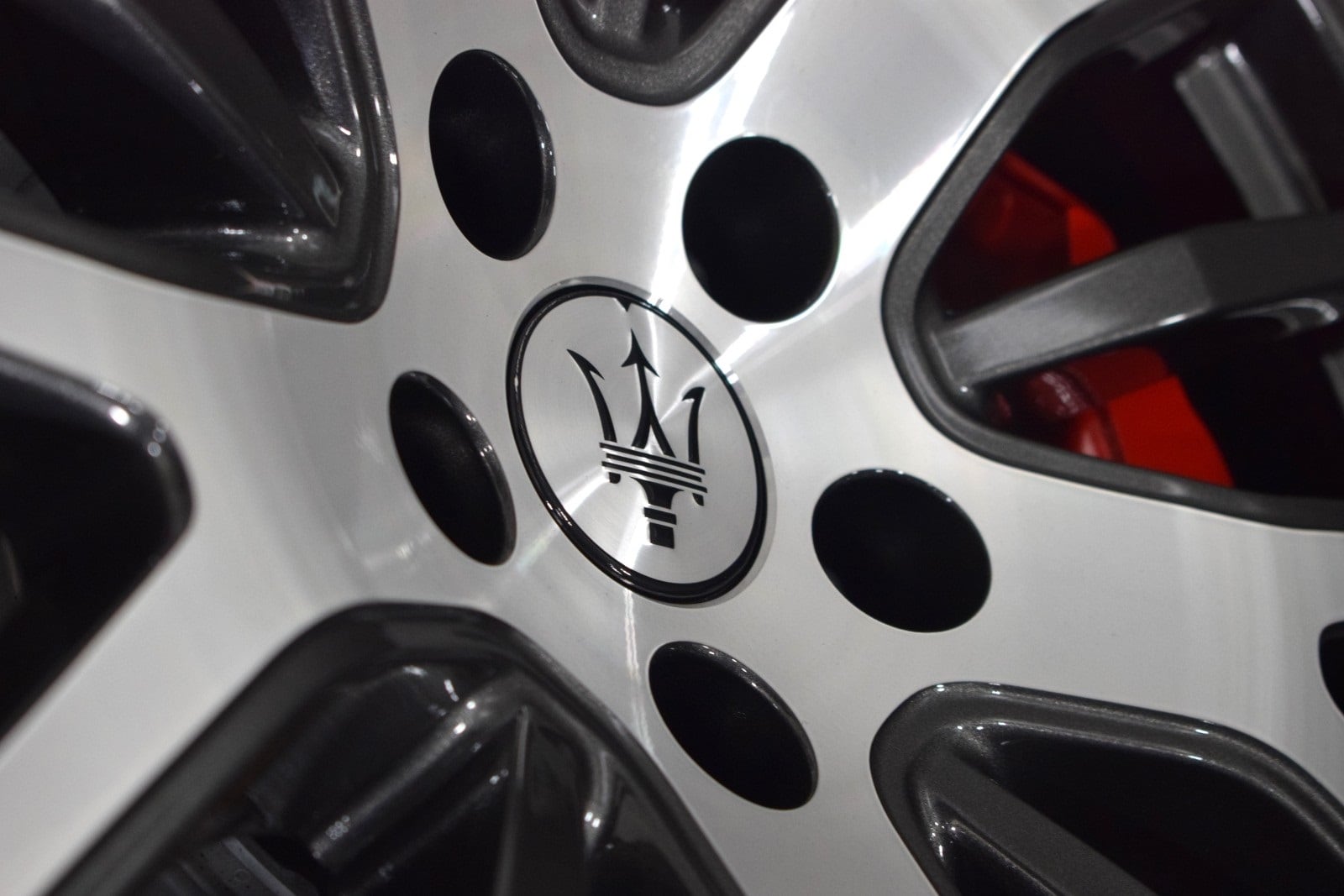 Thumbnail: 2022 Maserati Levante - 18