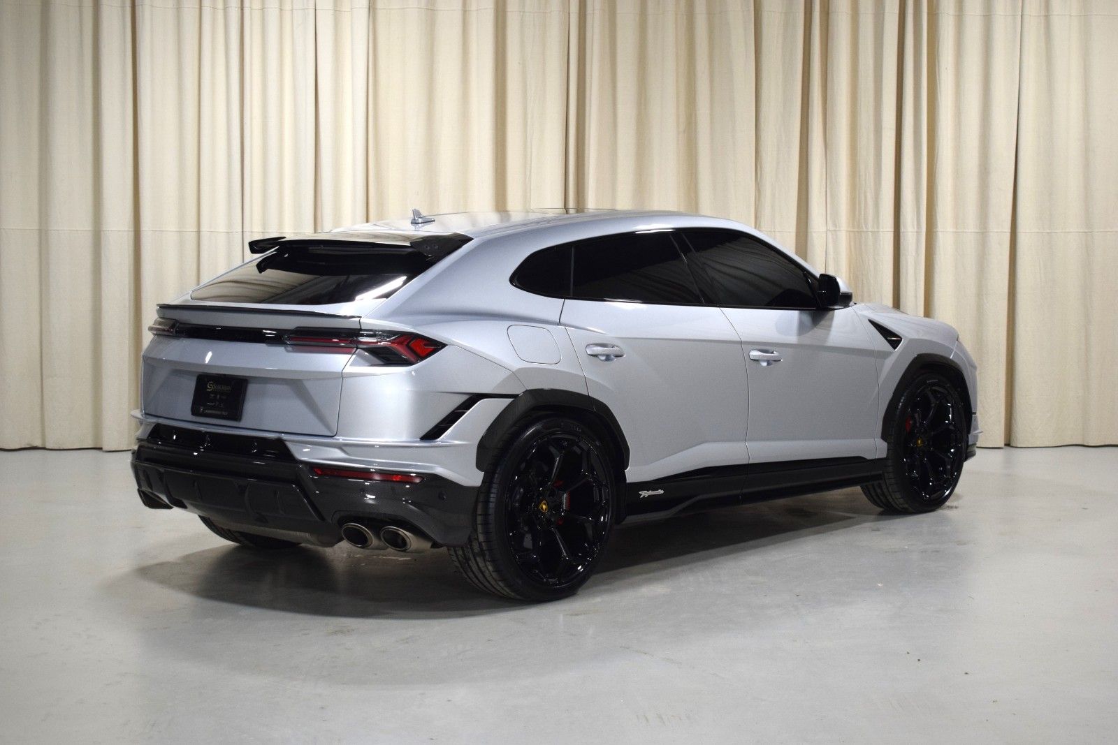 Thumbnail: 2024 Lamborghini Urus - 10