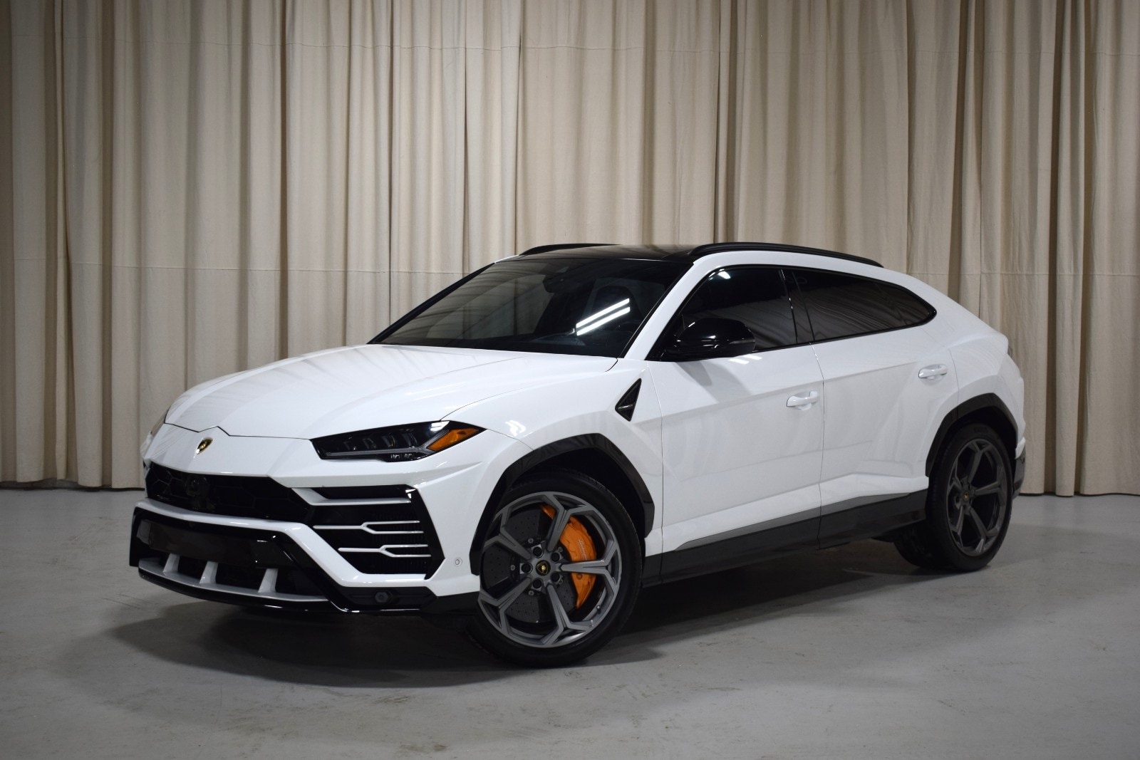 2019 Lamborghini Urus  -
                  Troy, MI