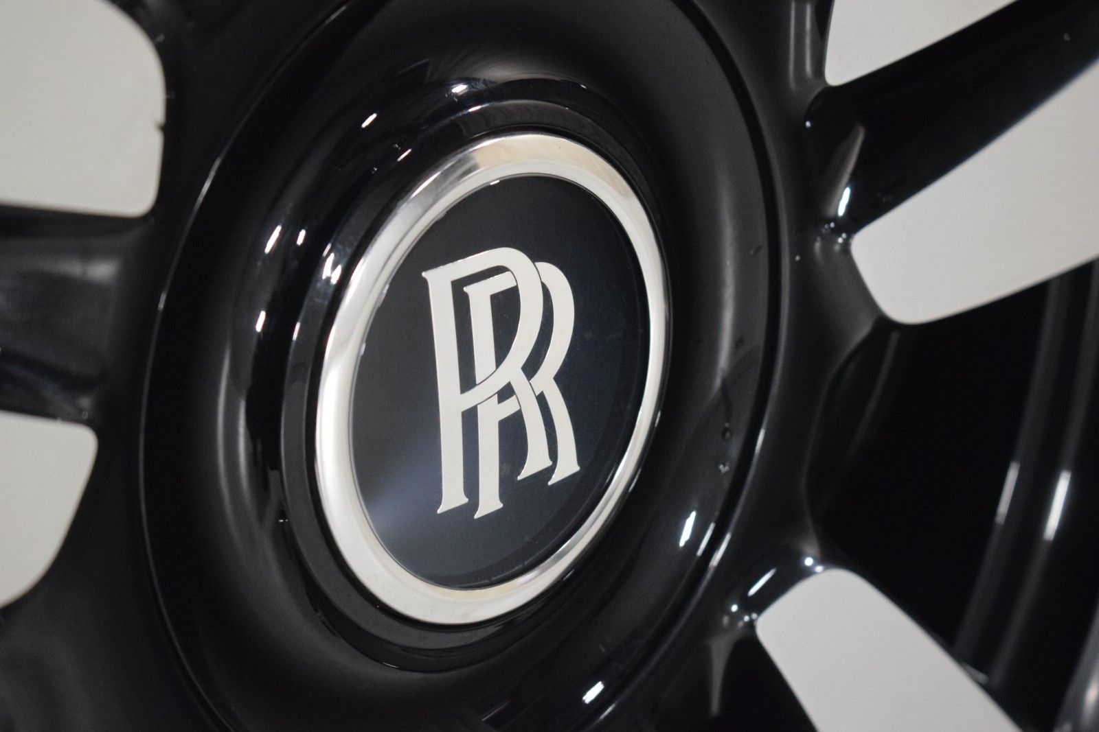 Thumbnail: 2022 Rolls-Royce Cullinan - 18