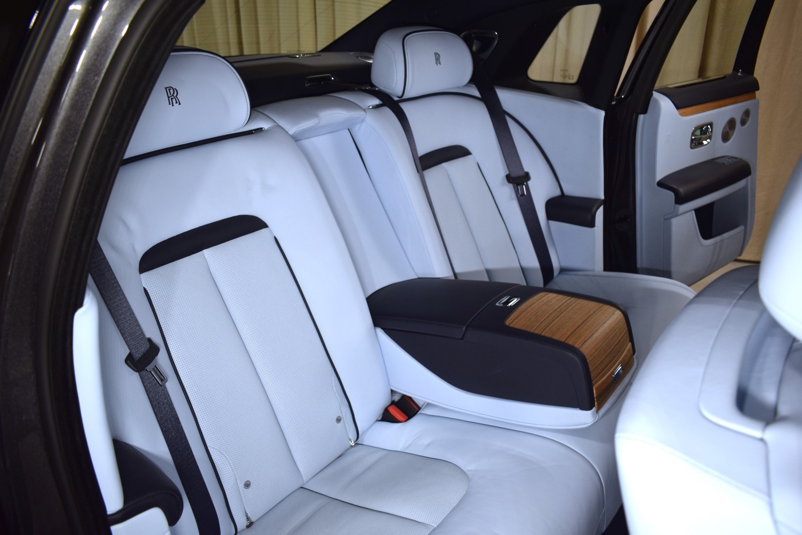 Thumbnail: 2021 Rolls-Royce Ghost - 20