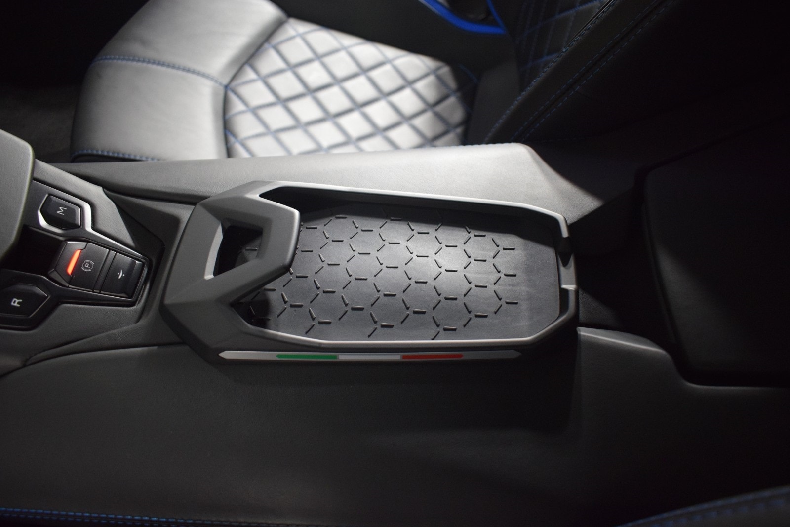 Thumbnail: 2019 Lamborghini Aventador - 34