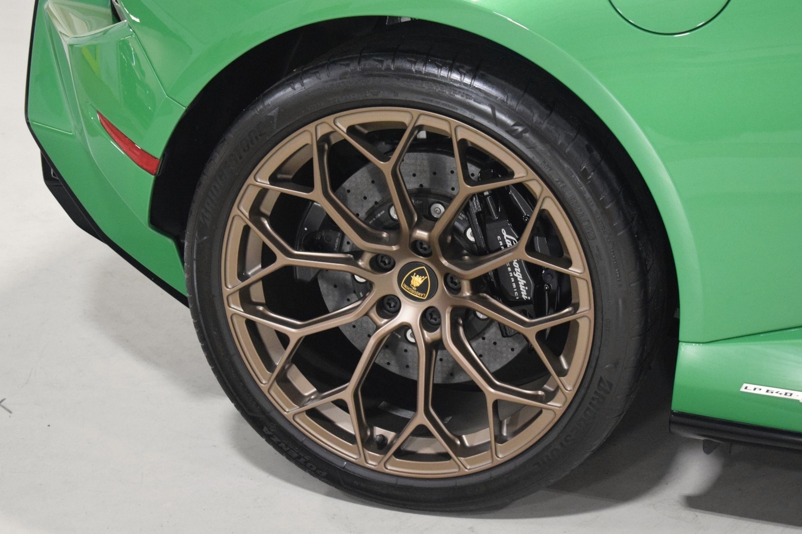 Thumbnail: 2023 Lamborghini Huracan - 15