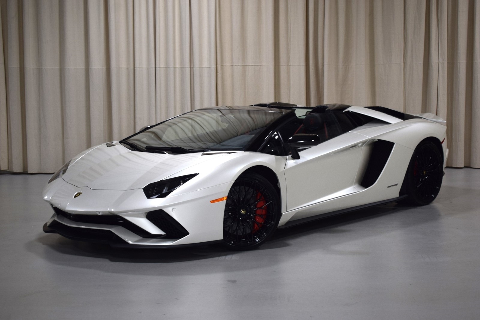 Thumbnail: 2019 Lamborghini Aventador - 2