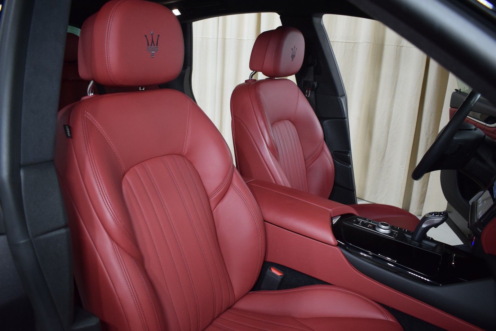 Thumbnail: 2022 Maserati Levante - 23