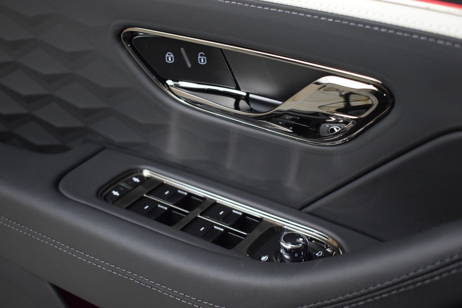 Thumbnail: 2025 Bentley Flying Spur - 40