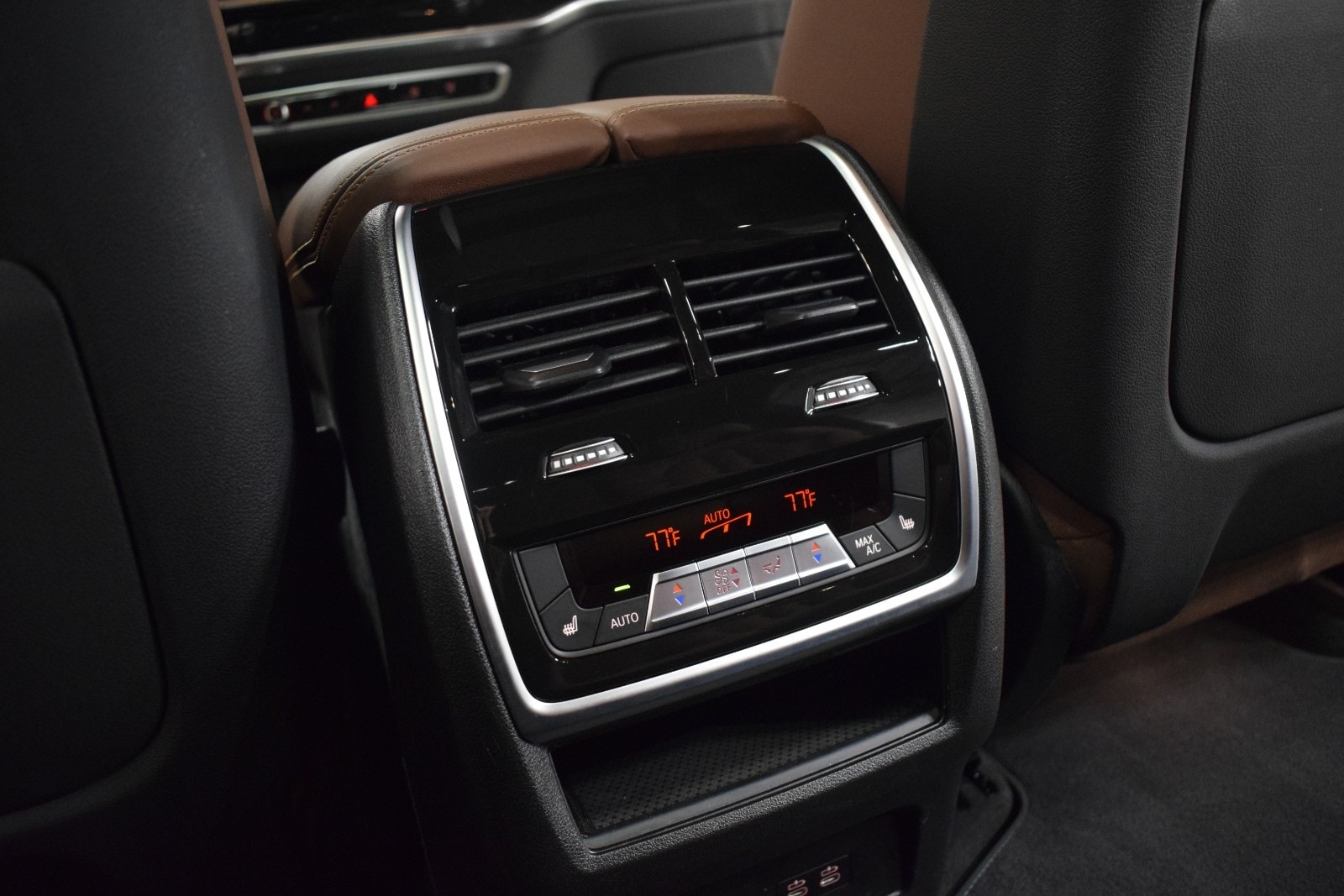 Thumbnail: 2026 BMW X7 - 23