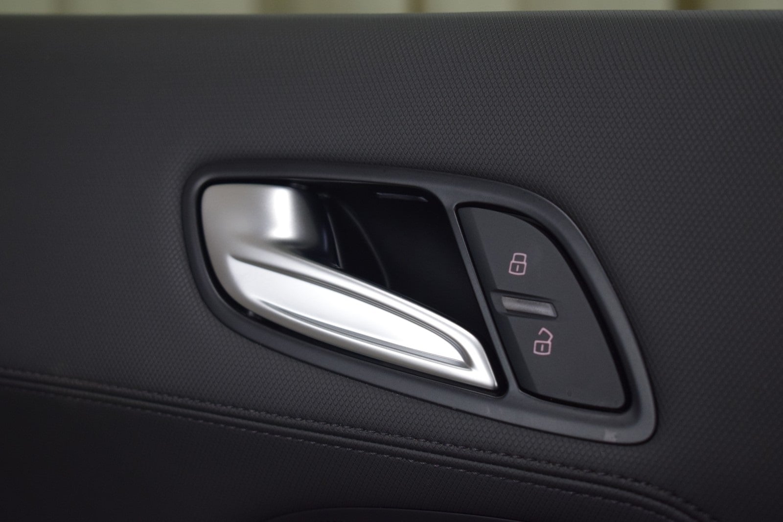 Thumbnail: 2014 Audi R8 - 36