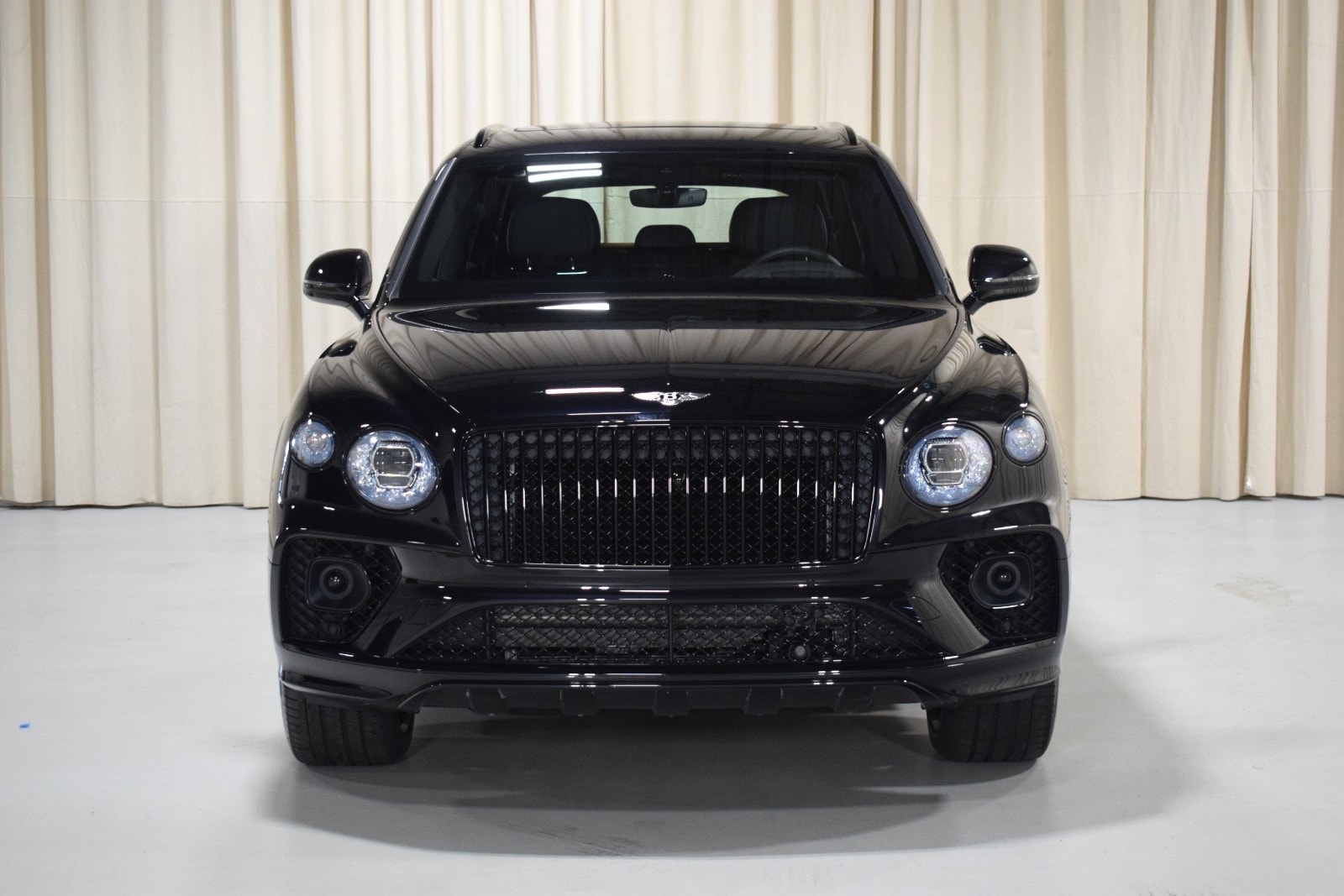 Thumbnail: 2023 Bentley Bentayga - 11