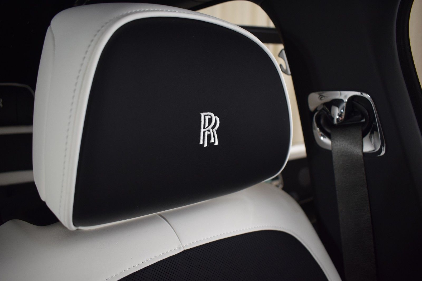 Thumbnail: 2026 Rolls-Royce Cullinan - 38