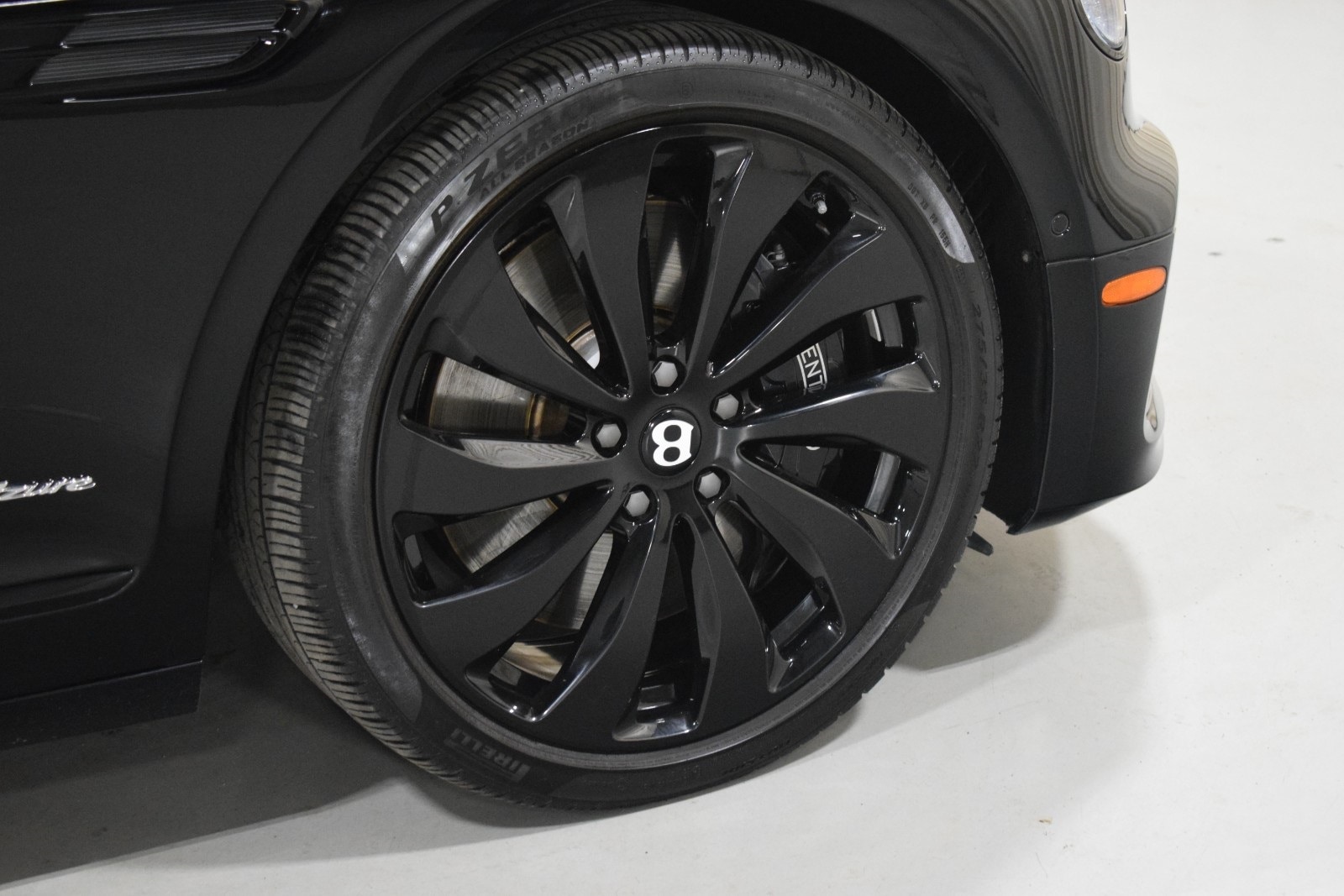 Thumbnail: 2023 Bentley Flying Spur - 7