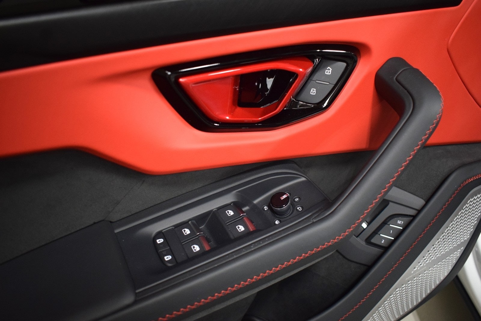 Thumbnail: 2025 Lamborghini Urus - 38