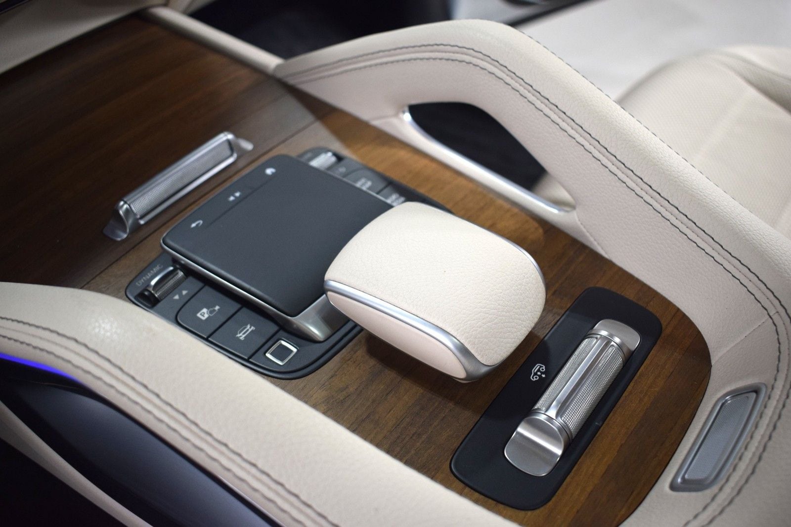 Thumbnail: 2025 Mercedes-Benz GLS - 36