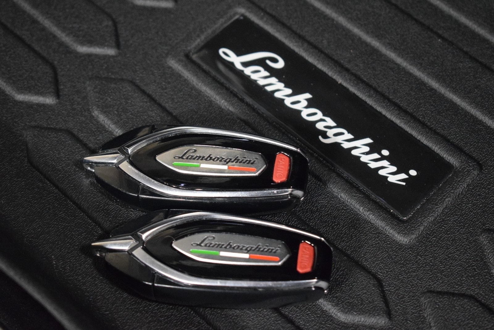 Thumbnail: 2024 Lamborghini Urus - 40