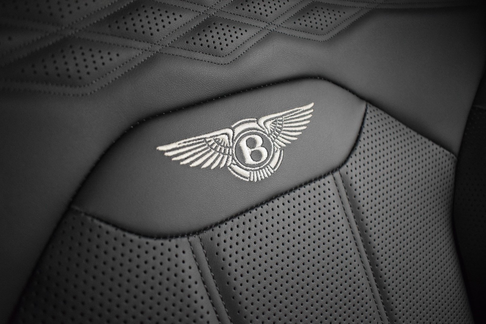 Thumbnail: 2023 Bentley Bentayga - 37