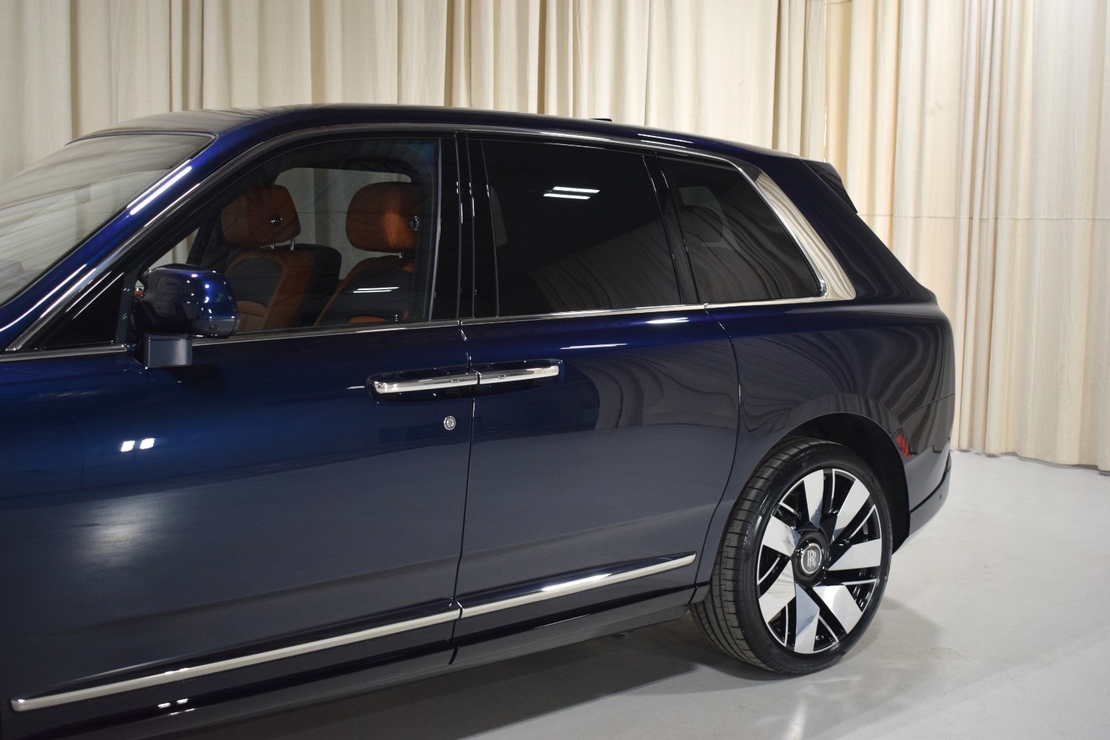 Thumbnail: 2026 Rolls-Royce Cullinan - 5