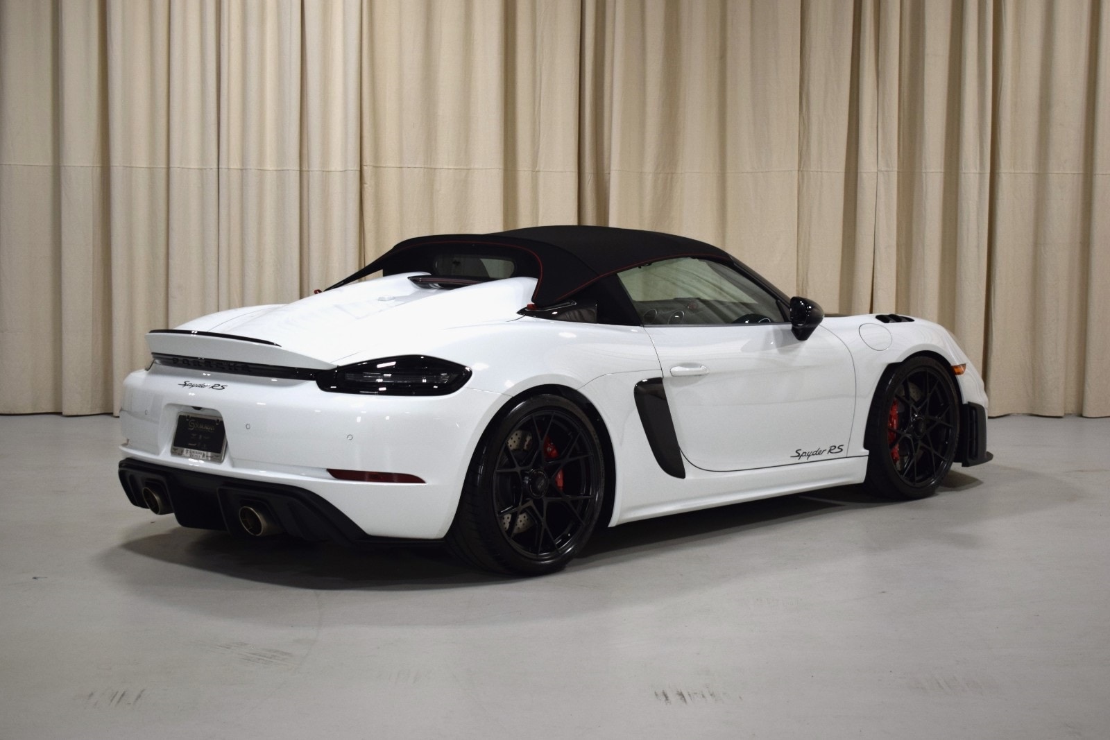 Thumbnail: 2024 Porsche  - 10