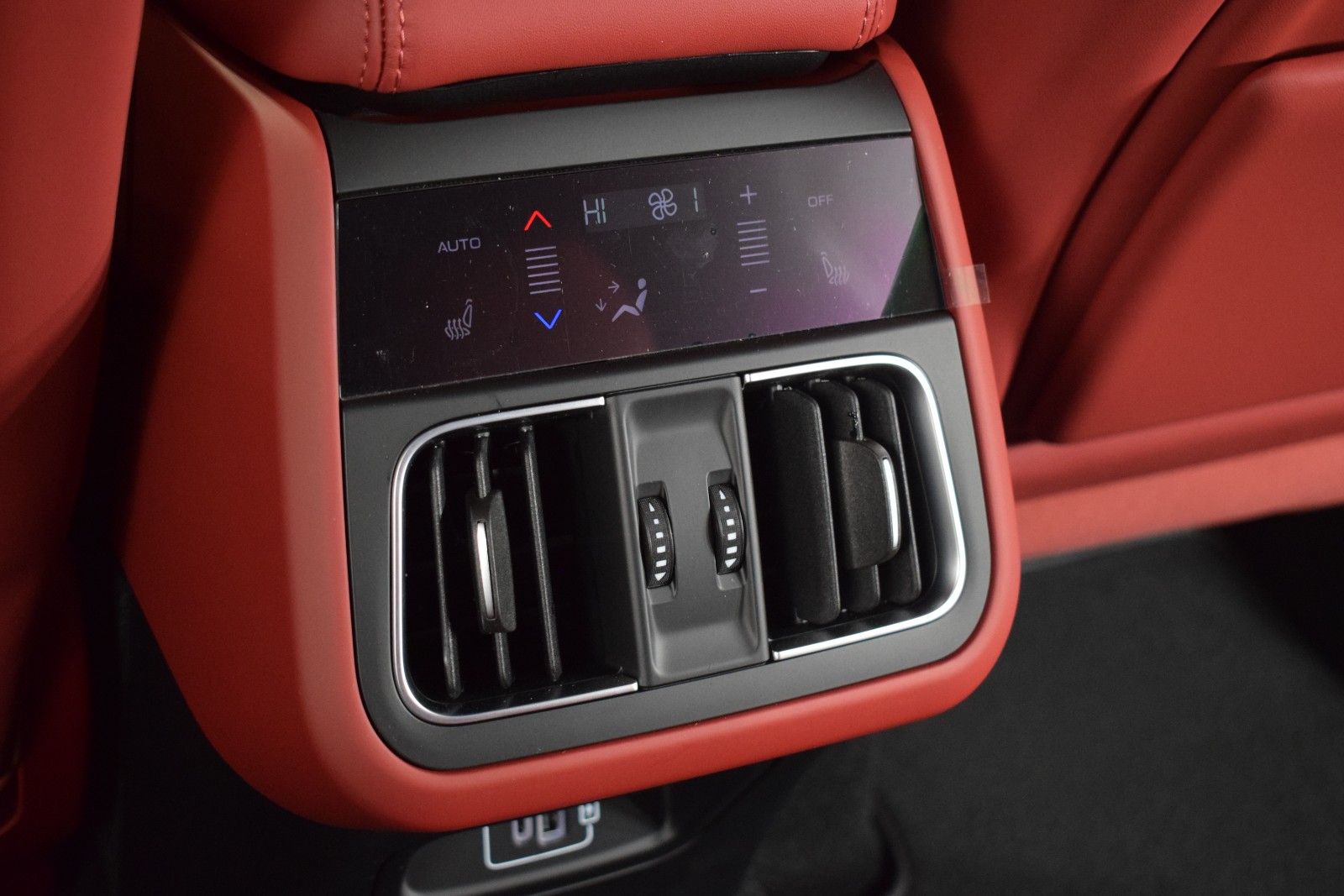 Thumbnail: 2025 Maserati Grecale - 23