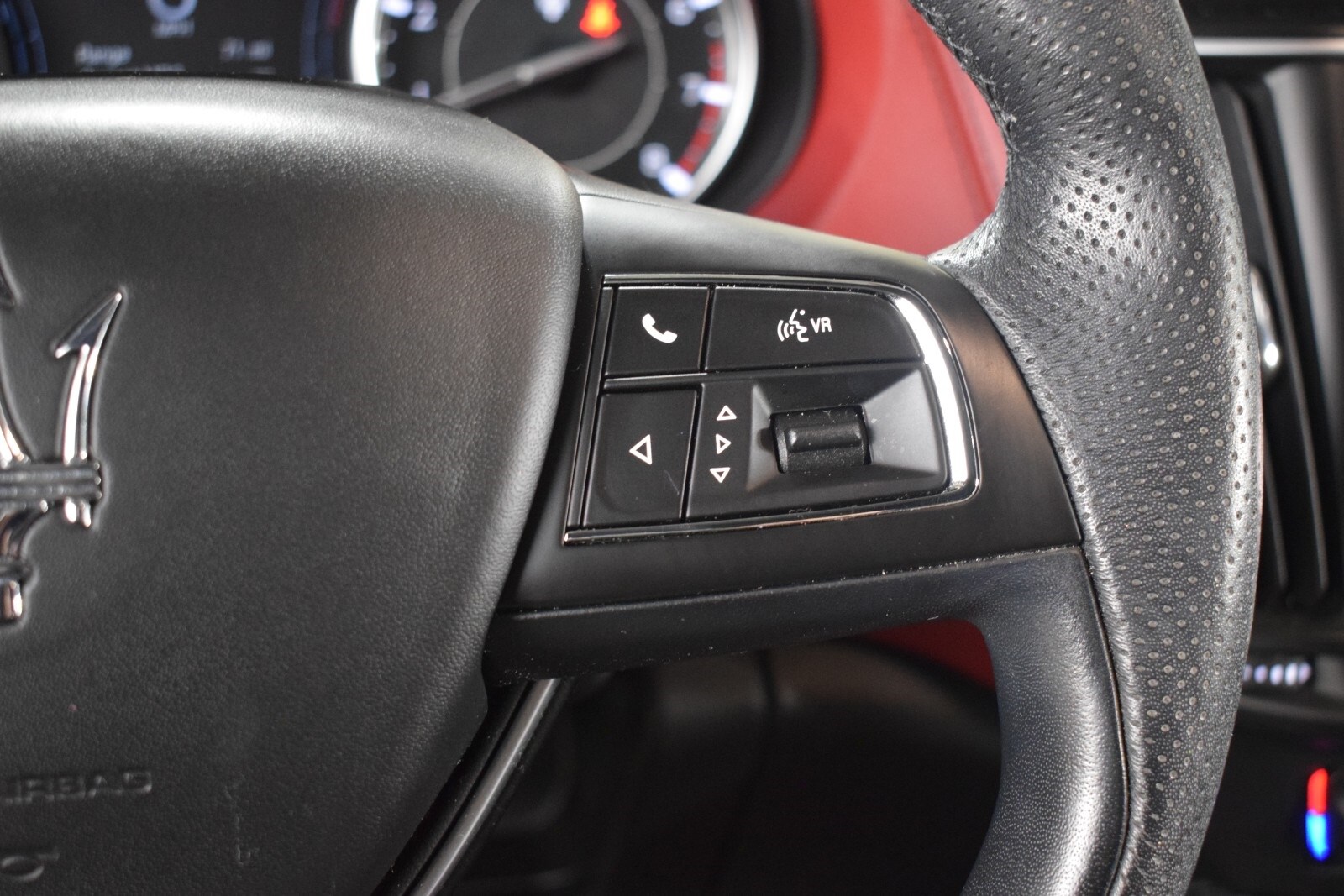 Thumbnail: 2022 Maserati Levante - 27