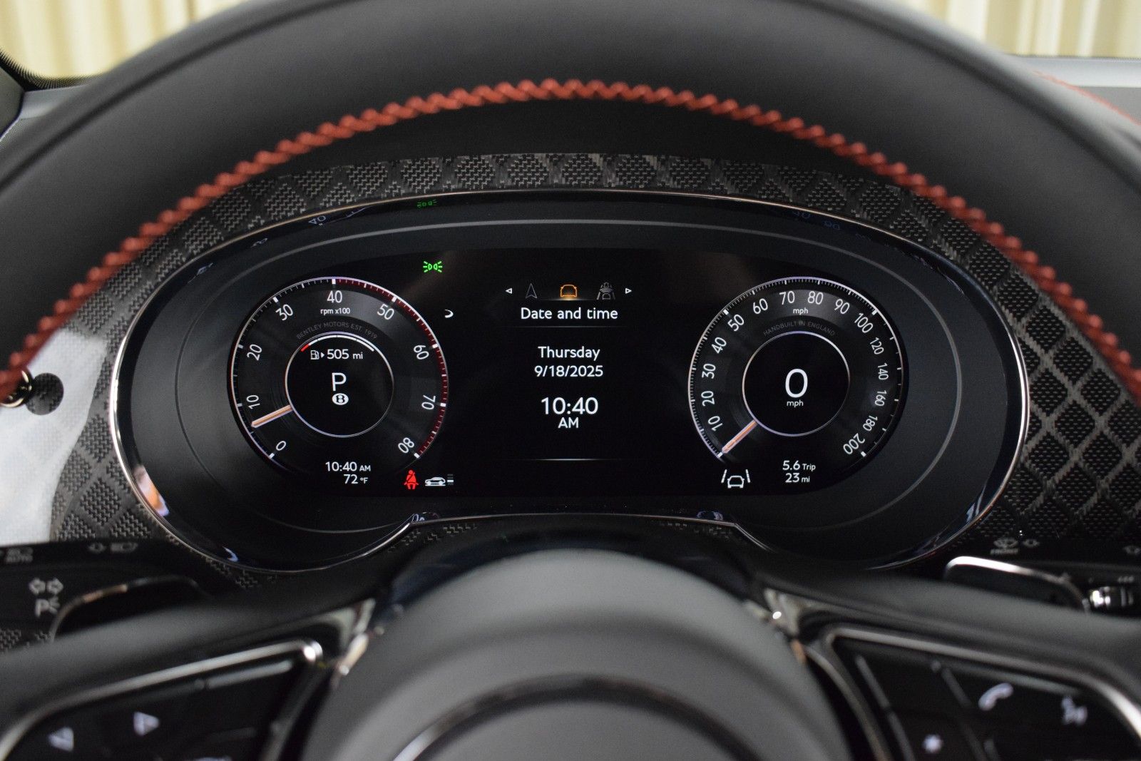 Thumbnail: 2025 Bentley Bentayga - 31