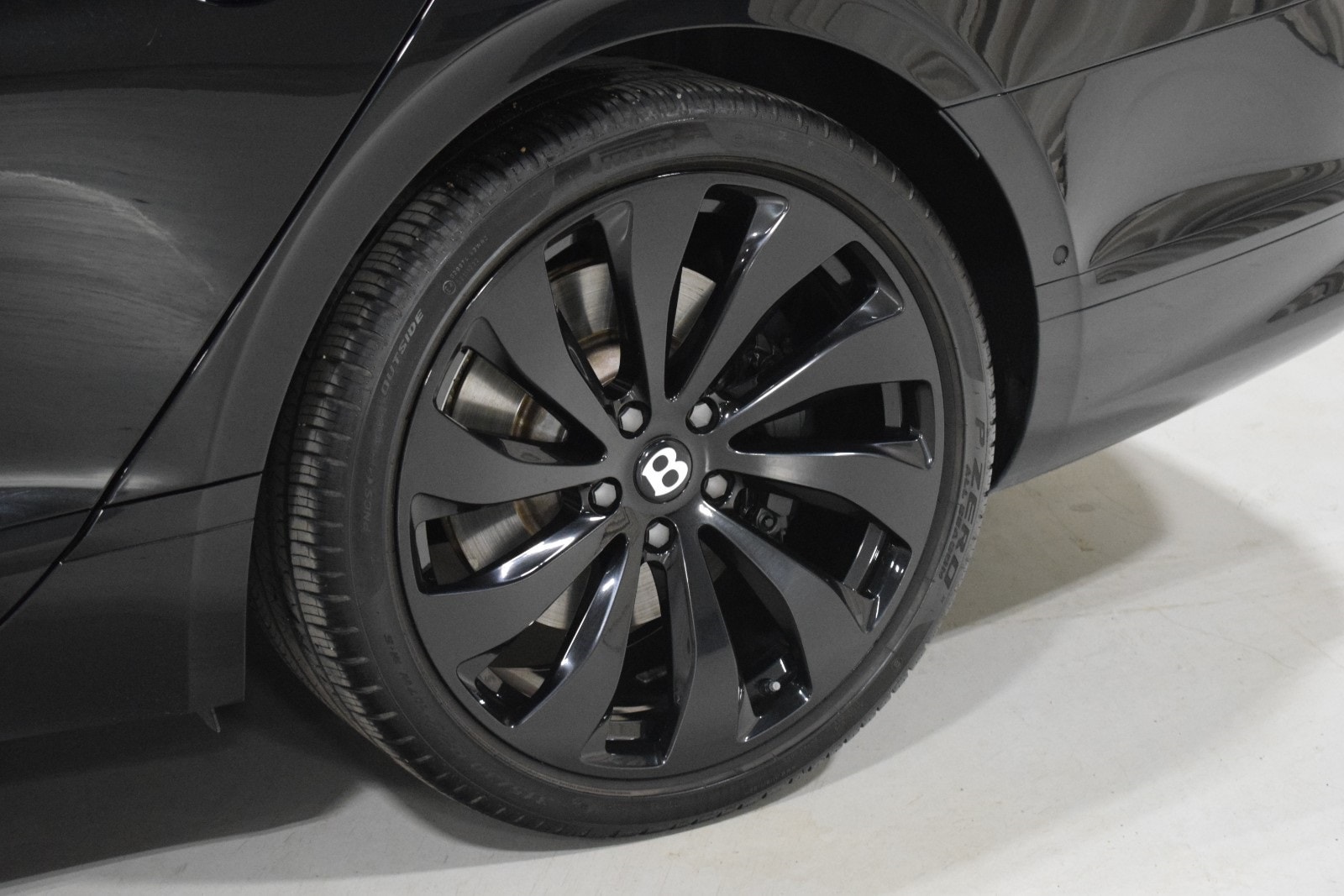 Thumbnail: 2023 Bentley Flying Spur - 18