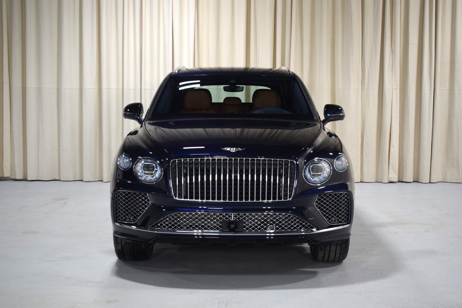 Thumbnail: 2025 Bentley Bentayga - 11