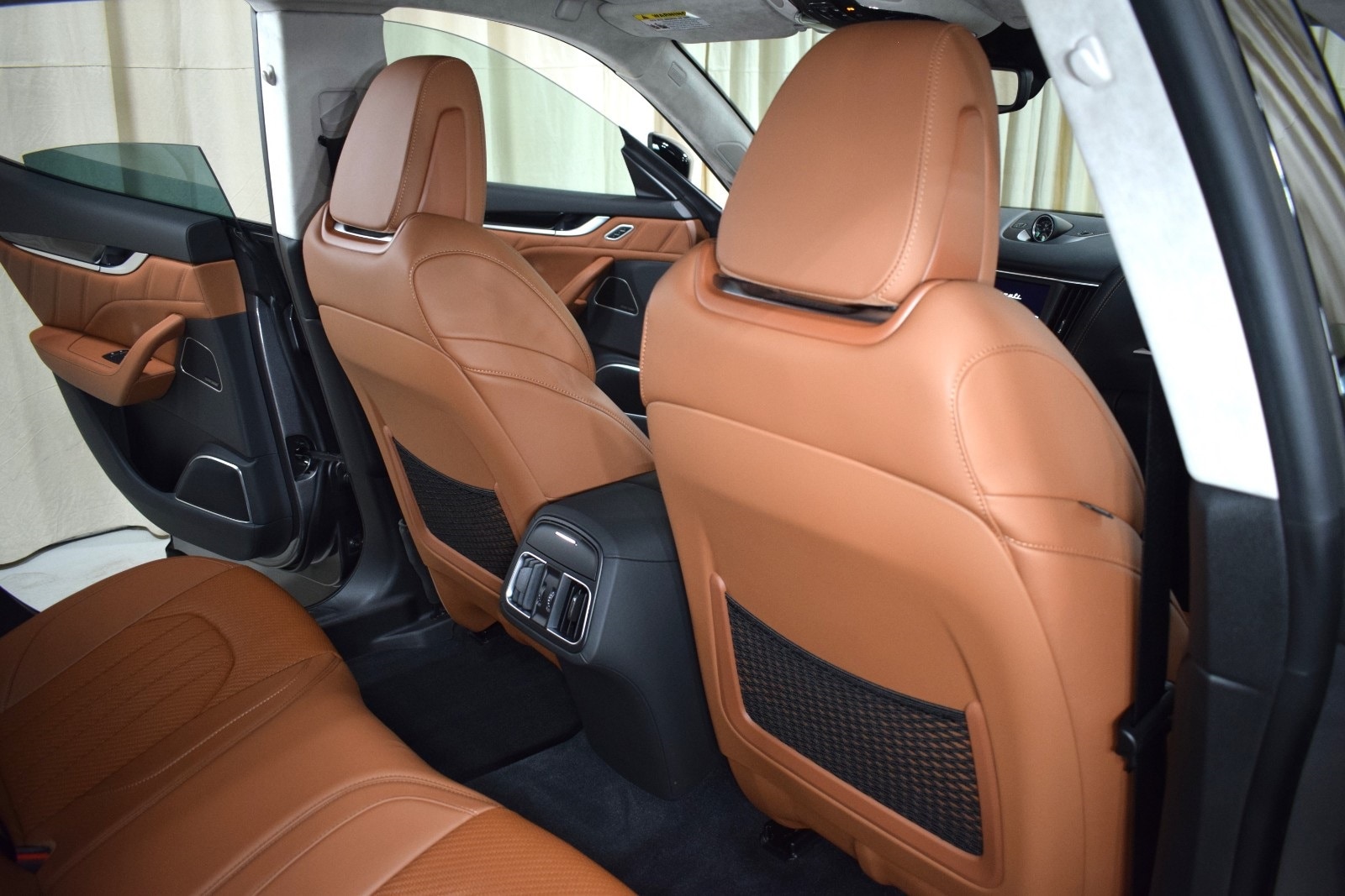 Thumbnail: 2022 Maserati Levante - 21