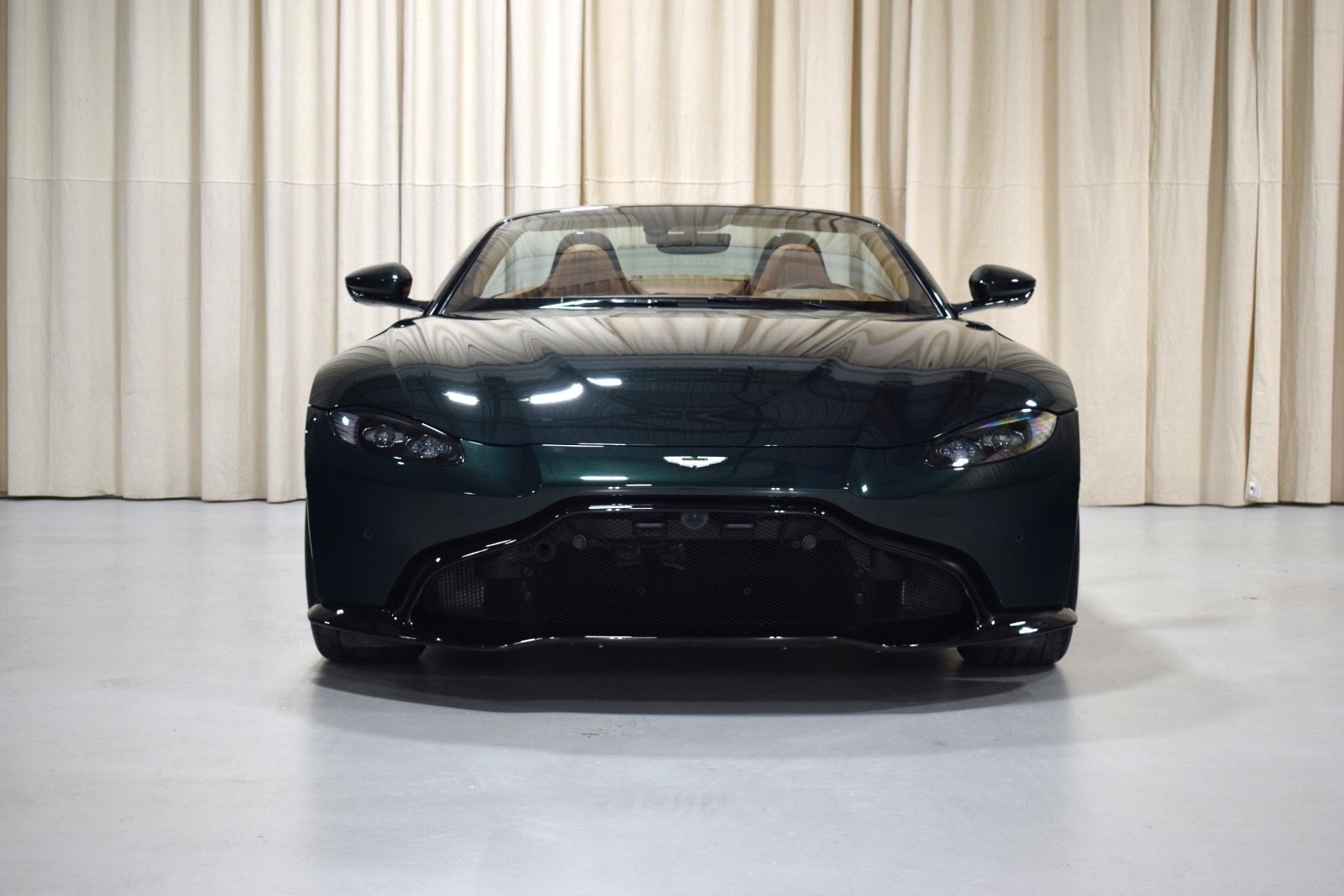 2021 Aston Martin Vantage  10