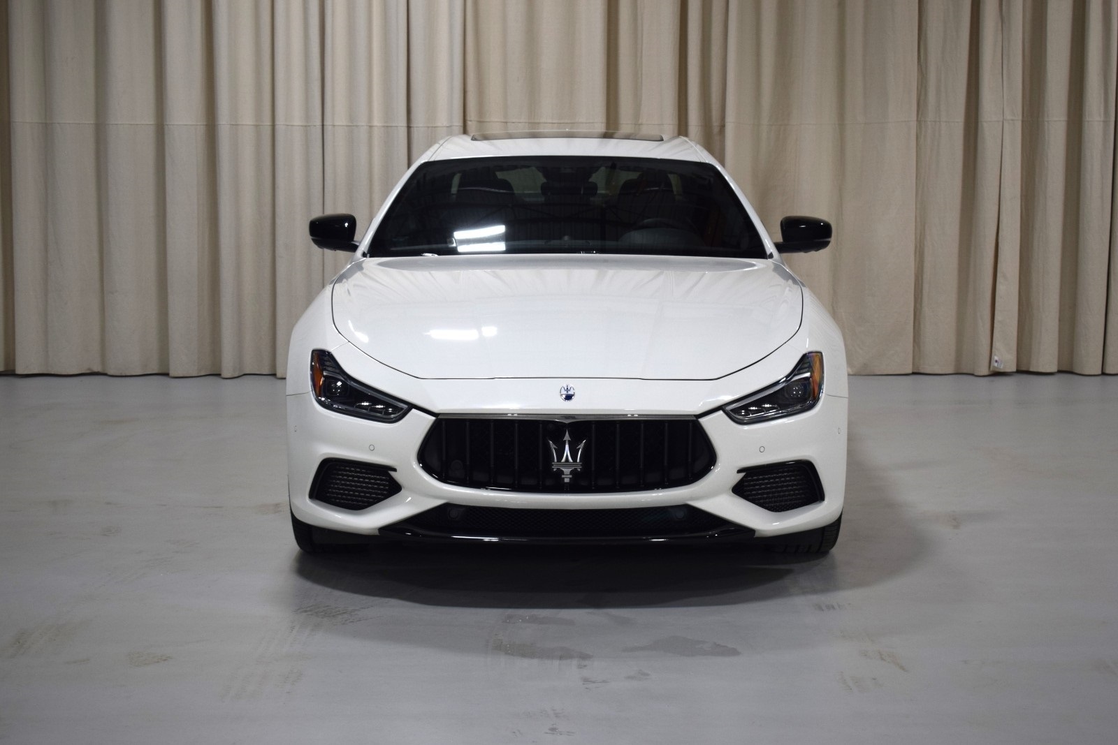 Thumbnail: 2024 Maserati Ghibli - 8