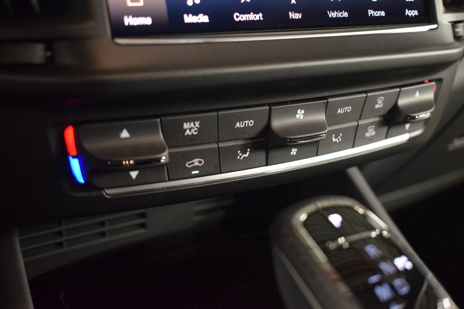 Thumbnail: 2024 Maserati Levante - 34